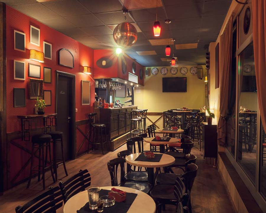 Thiết kế quán cafe theo phong cách cổ điển.