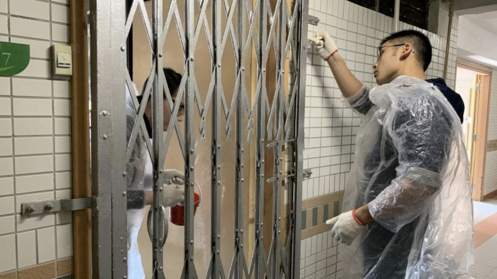 Sơn cửa Phúc Minh Phát