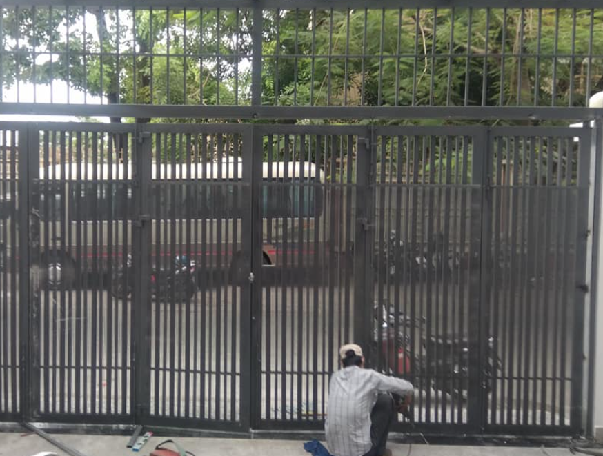 Sơn cửa Phúc Minh Phát